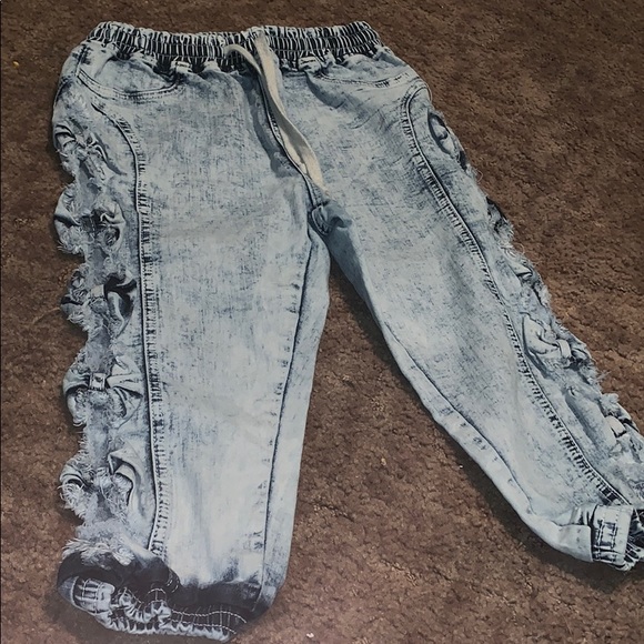 American Bazi Denim - American Bazi Cuffed Capri American Bazi Denim - American Bazi Cuffed Capri